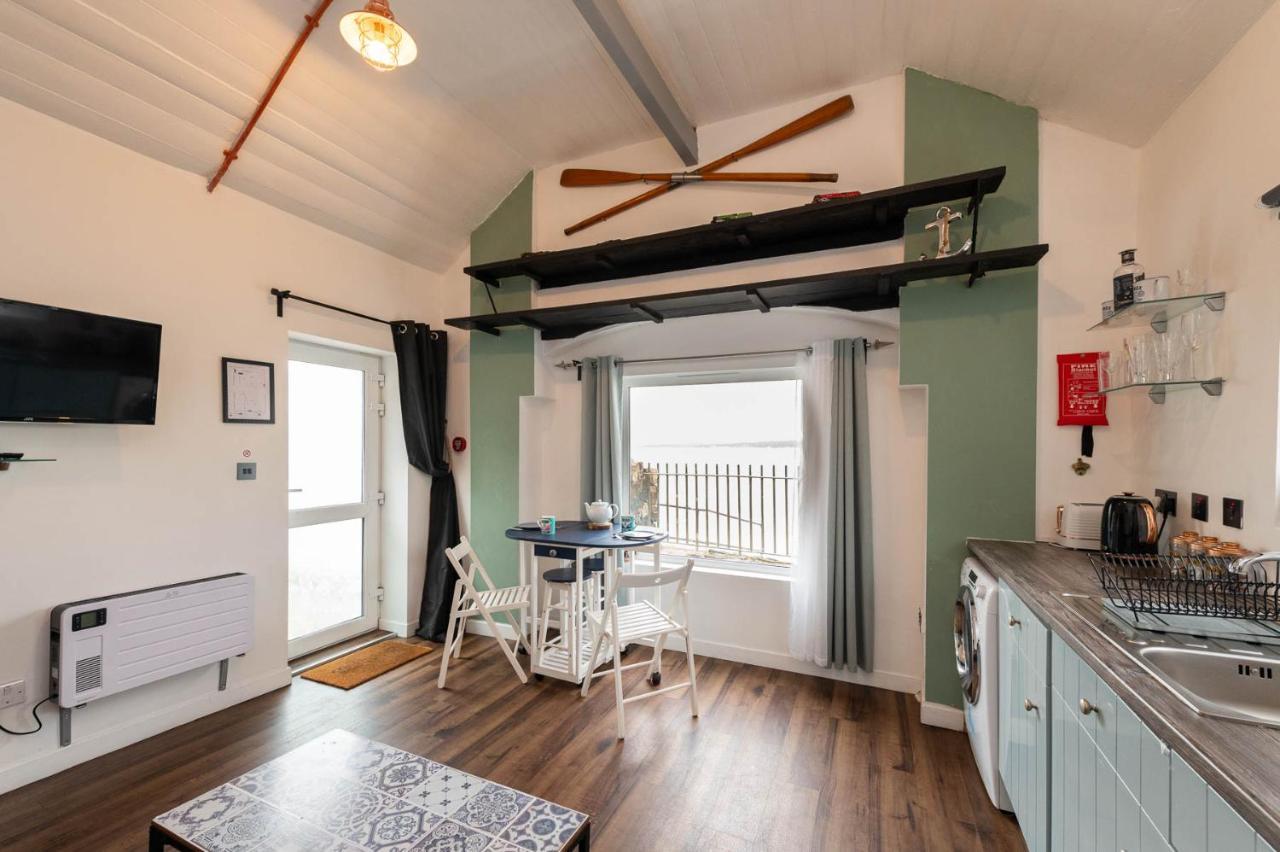 Вилла Coastguard Boat House On Belfast Lough Ньютонэббей Экстерьер фото
